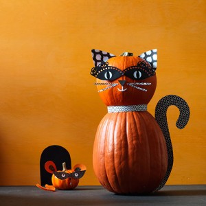 cat-and-mouse halloween pumpkin