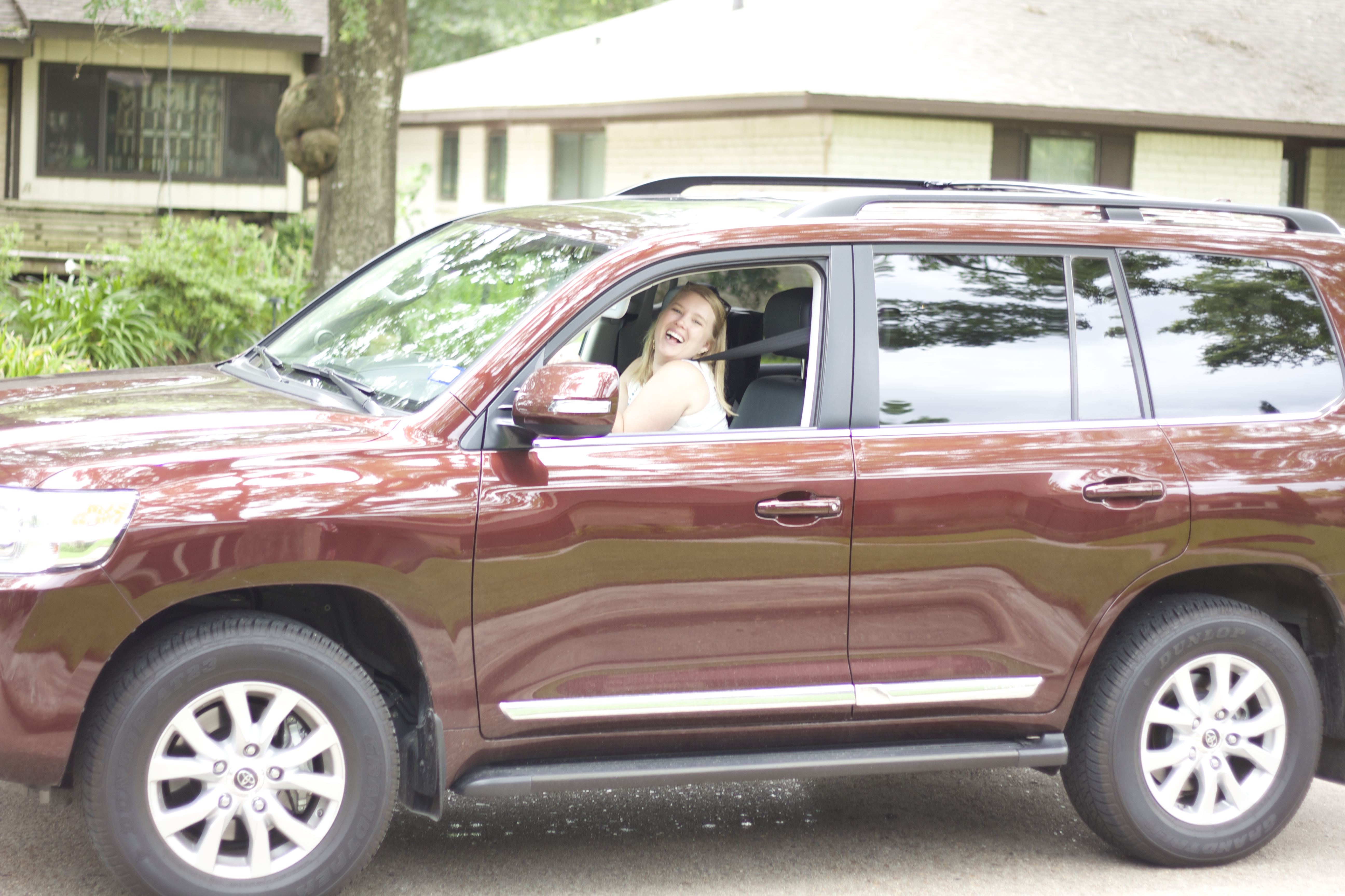 To Minivan or Not to Minivan- A moms thoughts on whether or not a minivan is the way to go with the help of the 2016 Toyota Land Cruiser.