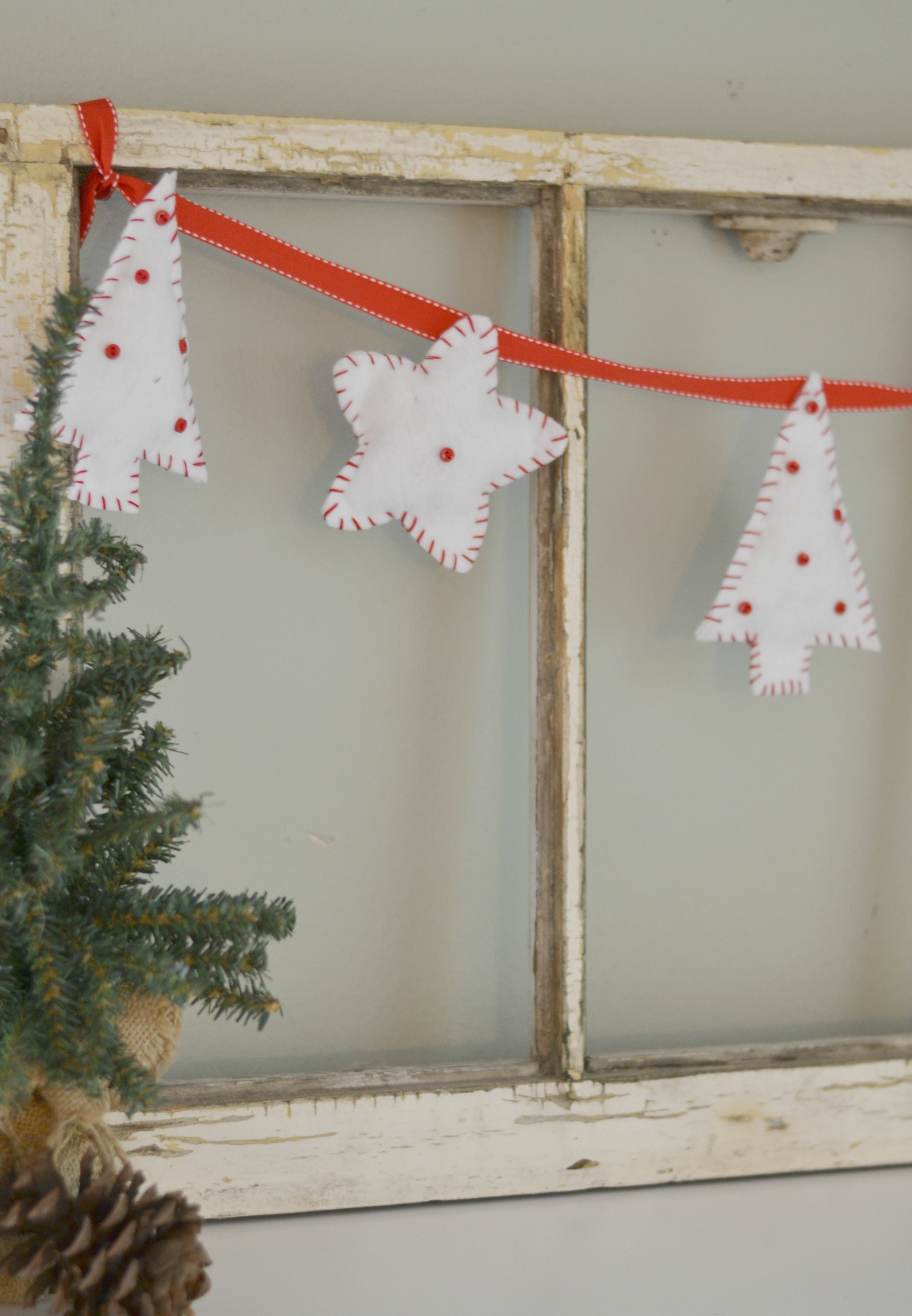 easy-diy-felt-christmas-bunting3