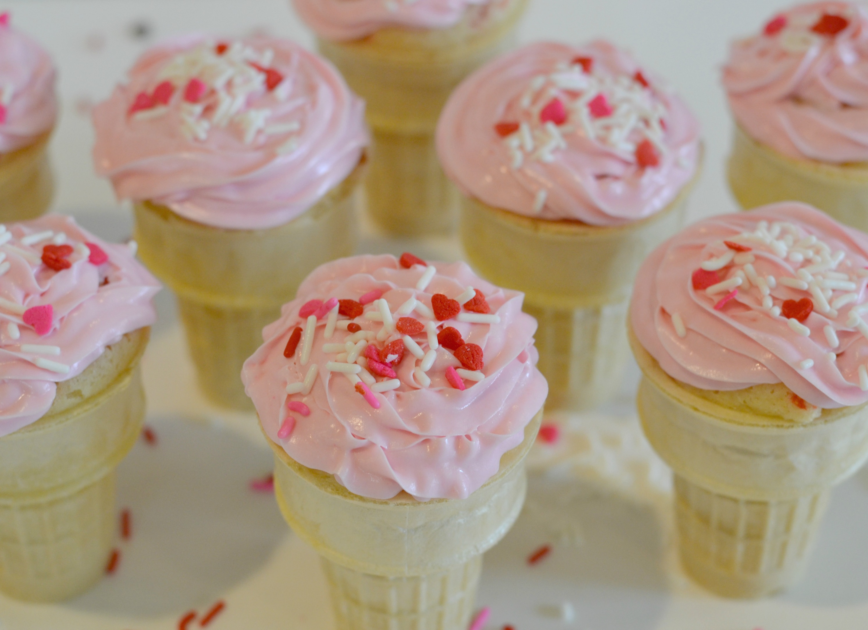 Valentine Ice Cream Cone Cupcakes