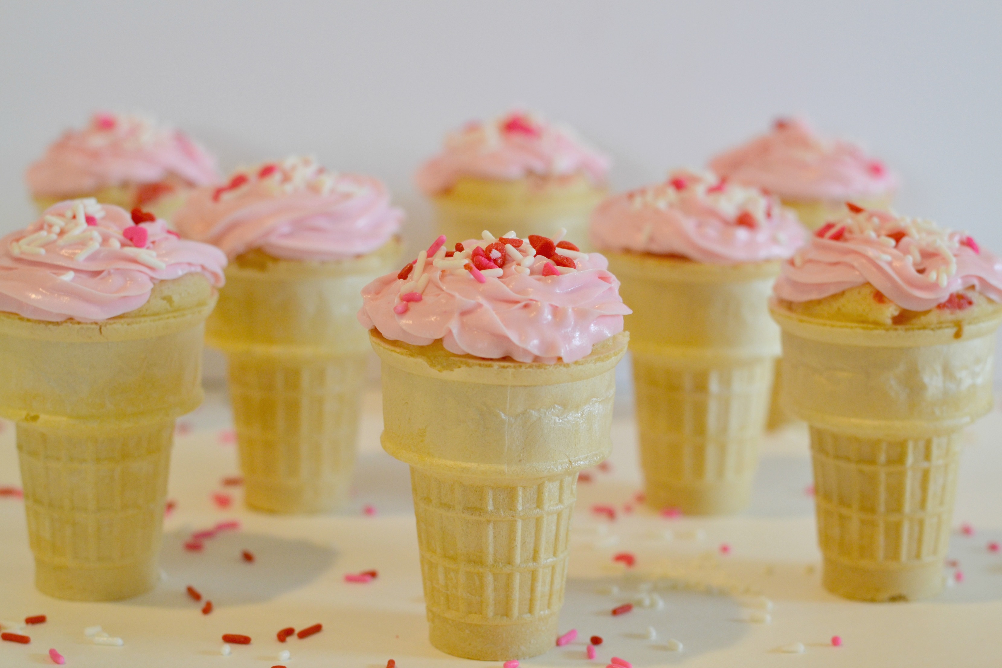 Valentine Ice Cream Cone Cupcakes