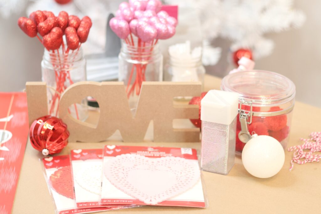 Valentine Tree Decorations - Houston Mommy and Lifestyle Blogger | Moms